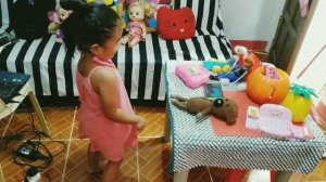 TWERKING LITTLE GIRL & BUDOTS DANCING