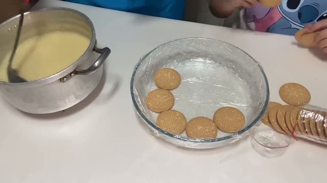 BOLO RÁPIDO E FÁCIL PRONTO EM 15 MINUTOS! SEM FORNO смотреть онлайн