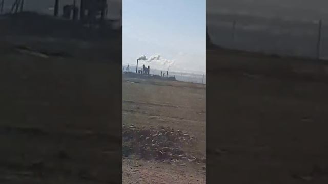 Мерке воняет, Жамбылская область Мерке, асфальтный завод на фоне гор, портит чистый воздух