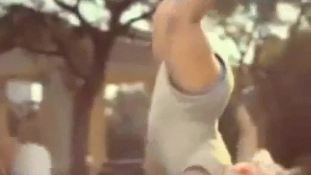 Младенцы катаются на роликах Вот это реклама! Супер позитив! Evian Rollers Baby