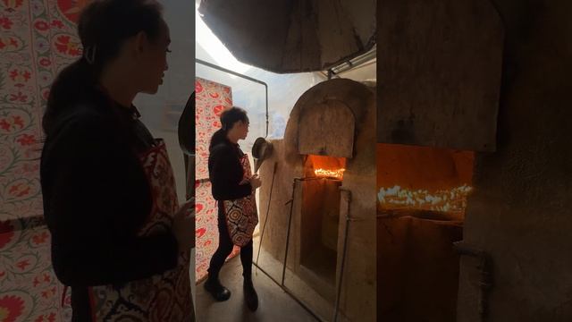Махалля Гульбозор_мастер-класс по приготовлению лепешек в Узбекистане