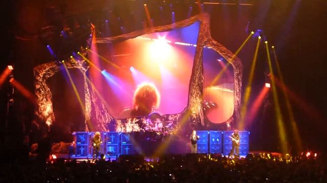 Black Sabbath Iron Man pt 2, O2 London 10 12 13 смотреть онлайн