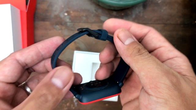 Amazfit Bip S: Unboxing and First Impressions смотреть онлайн