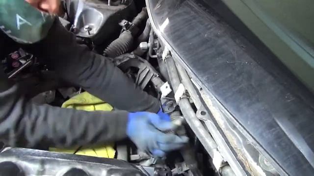 How To Replace Spark Plugs On A Lexus RX 350 Hảo Auto Mechanic смотреть онлайн
