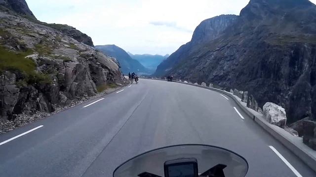 Norwegen Motorrad Touren mit BMW R1200RT 2016 Teil 6 - Trollstigen - Motorcycle Norway смотреть онлайн