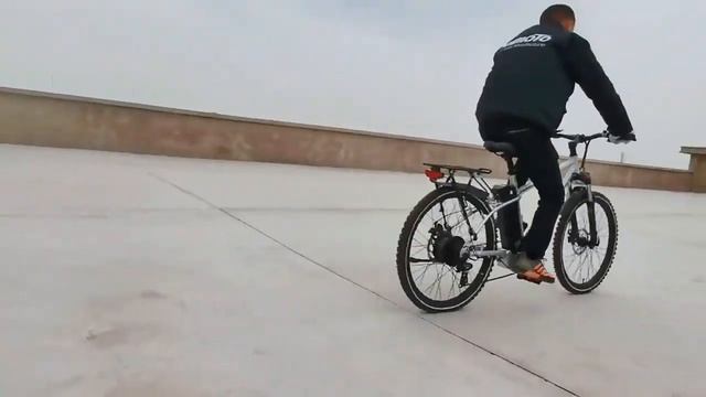 AEB05 Cheap e-bike 36V 48V 350W 500W 7-speed gears removable Lithium Battery 26 Inch Electric Bike смотреть онлайн