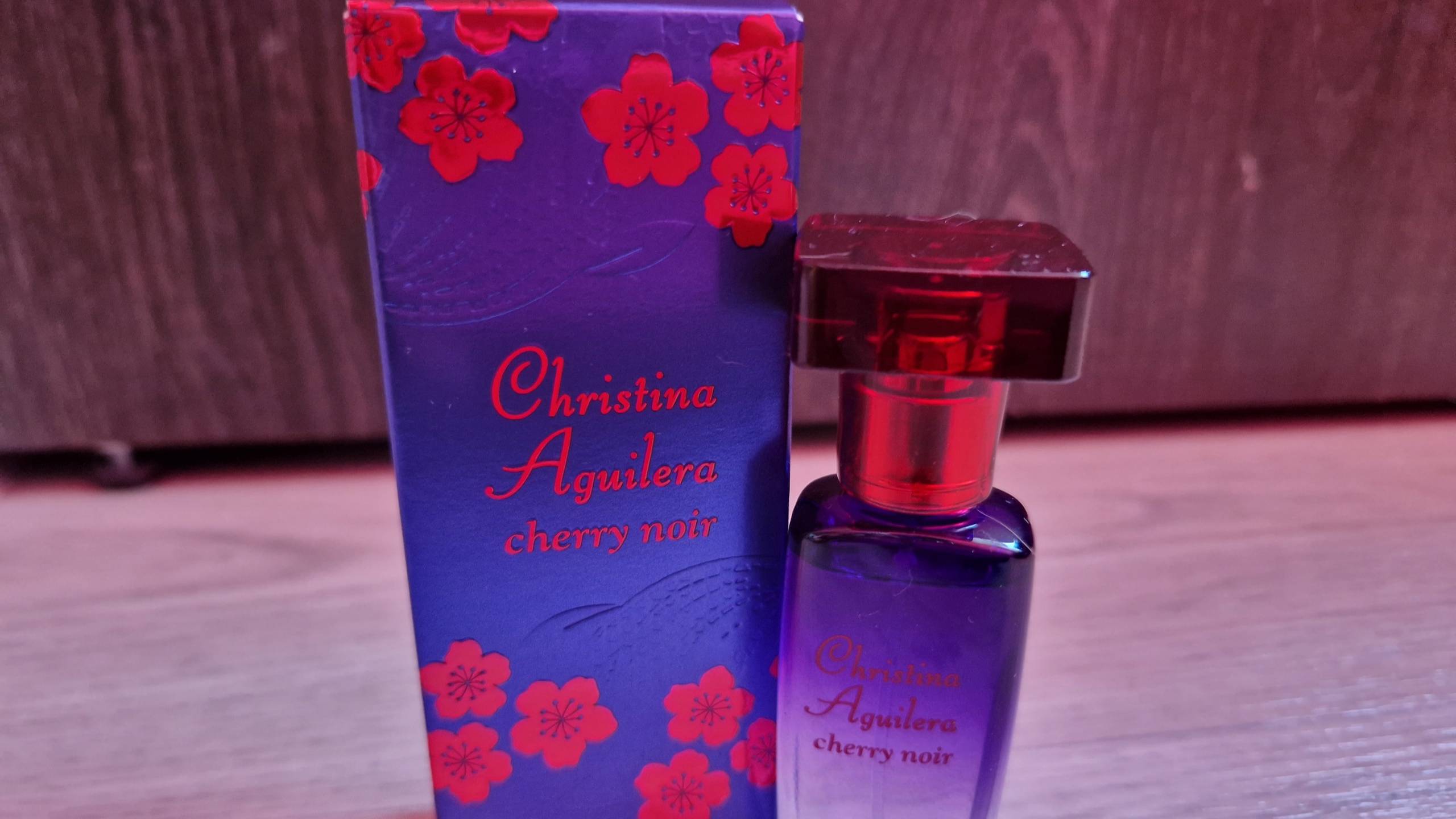 Christina Aguilera - Cherry Noir смотреть онлайн