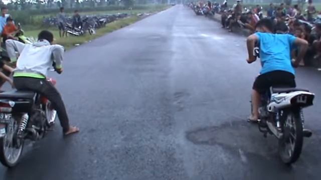 Balap Liar Vega VS Crypton 2015 смотреть онлайн