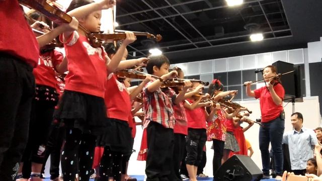 Spore Junior Violin Ensemble смотреть онлайн
