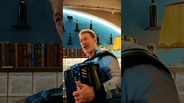 Я по речке плаваю с незнакомой клавою #баянист @ivanovsongs смотреть онлайн