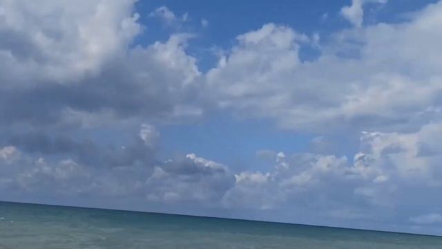 Влог_ Лазаревское_ Шторм на море_ Людей много на пляже смотреть онлайн