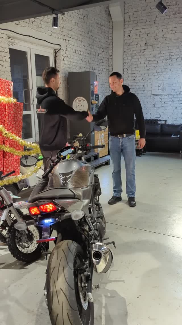 Илья: "...сегодня купил свой первый мотоцикл..." смотреть онлайн