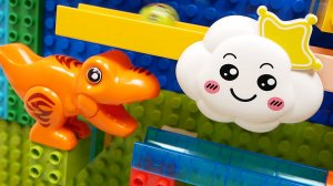 Развивающие детские игрушки. Гонка шариков. Волновой склон. Животные. Конструктор ЛЕГО Дупло