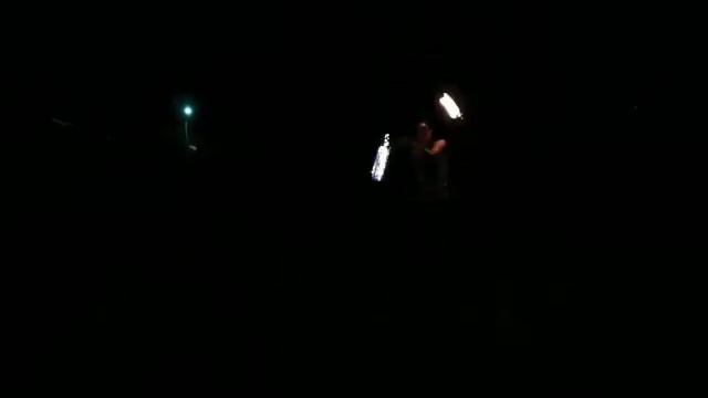 Рона крутит огонь у Академии смотреть онлайн