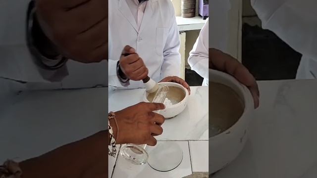 Determining Stability of CaCO3 (calcium carbonate ) #pharmacy #practical #organic смотреть онлайн