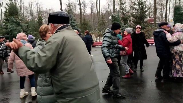 НЕСЕ ГАЛЯ ВОДУ! ТАНЦЫ ХАРЬКОВ УКРАИНА ДЕКАБРЬ 2023 #dance #kharkiv смотреть онлайн