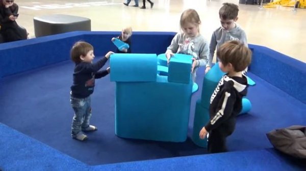 Гоша строит ракету. Gosha builds a rocket.