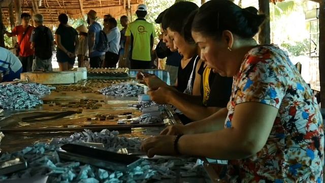 Why Vietnam Is Still Poor смотреть онлайн