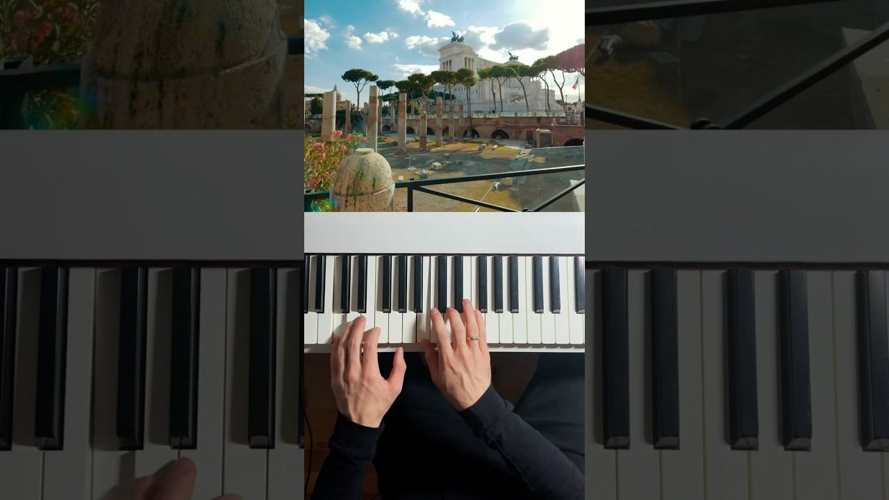 Guess the melody with two notes? #piano #pianist смотреть онлайн