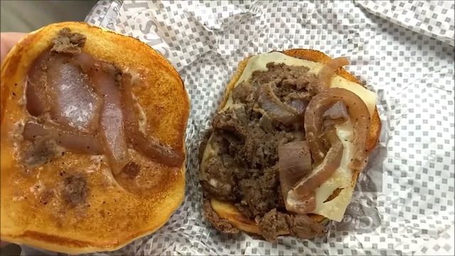 Checker's $2 French Onion burger and Philly Cheese Steak burger смотреть онлайн