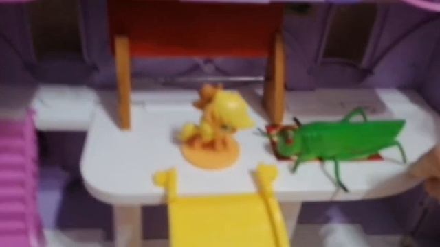 На щенячий патруль напал огромный кузнечик! смотреть онлайн