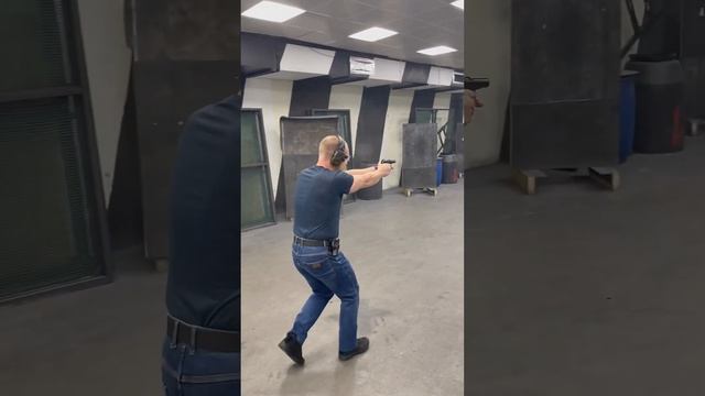 Тир:🔫 в движении по попперу. #тир #пм #стрельба #gym #crossfit #тренировка #shooting #sports смотреть онлайн