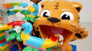 Развивающие детские игрушки. Гонка шариков. Волновой склон. Животные. Конструктор ЛЕГО Дупло