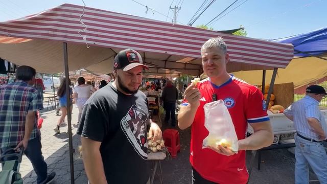 PROBANDO COMIDA CALLEJERA En CHILE 🇨🇱 *En El PELIGROSO PUENTE ALTO*