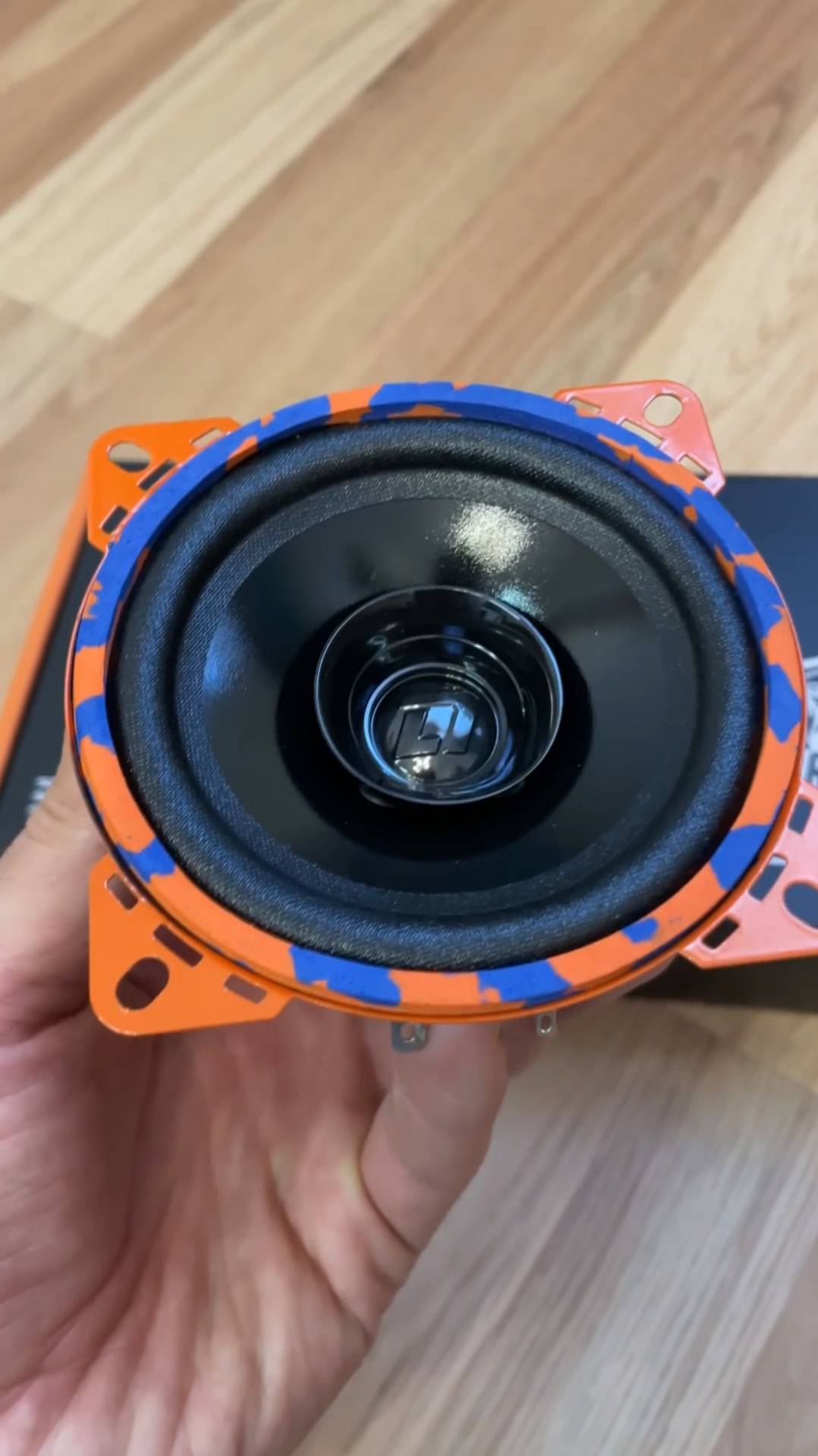 Громкая эстрада (даже от штатки) с отличными низами и чистым звучанием DL Audio Gryphon Lite 100 V3 смотреть онлайн