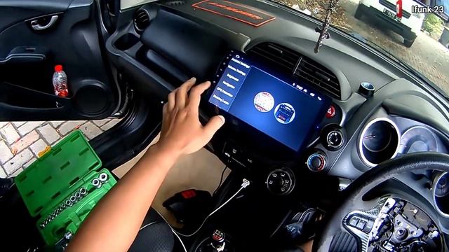 Honda jazz manual milik om Gultom pasang remote stir. смотреть онлайн