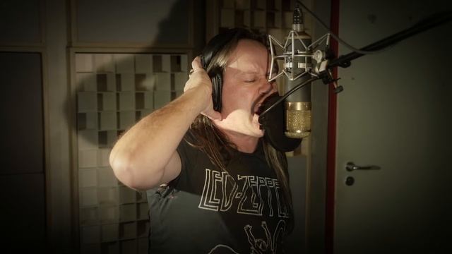 2017 -  Walls Come Down