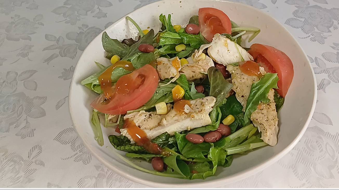 Пробую повторить блюда из ресторанов "Яндекс Еда"#2 / Салат Момент смотреть онлайн