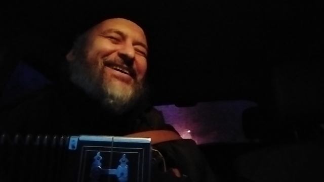 Зорька алая. Под гармонь после аварии)).