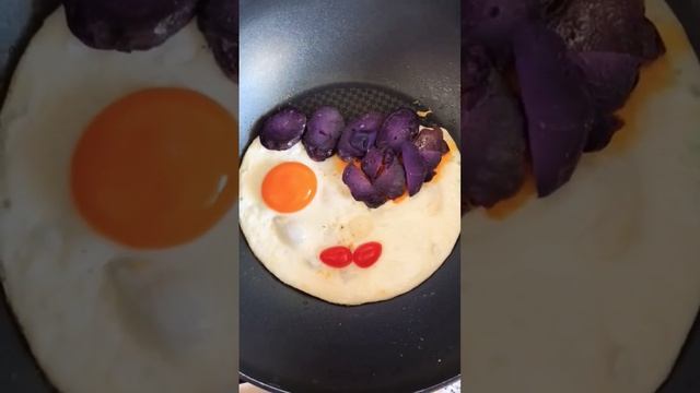 fried eggs and violett potato - #eggs #potato #shortvideo смотреть онлайн