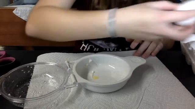 DORM HACKS: EGG N MUFFIN MAKER REVIEW смотреть онлайн