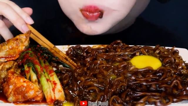 Асмр еда/ASMR EATING/АСМР ПОДБОРКА/ЗВУКИ ЕДЫ/BIG BITES/COMPILATION ASMR EATING/ смотреть онлайн