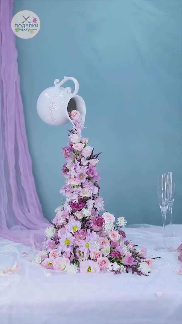 Льющийся цветами кувшин. Декор смотреть онлайн