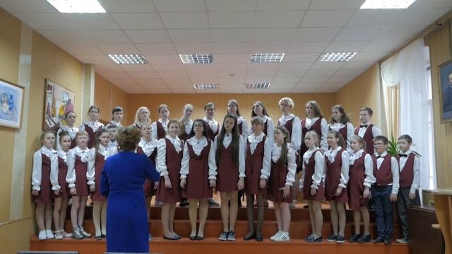 Лунным светом озарённая, Прекрасное далёко, исп. старший хор смотреть онлайн
