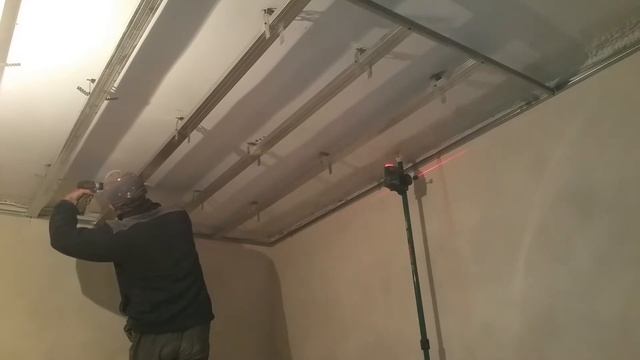 Poziomowanie sufitu laserem bosch 360 смотреть онлайн