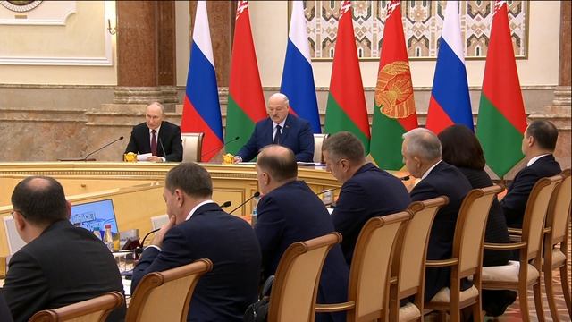 «Это их заслуга!»_ Путин о роли Ельцина и Лукашенко в создании Союзного государства.mp4 смотреть онлайн