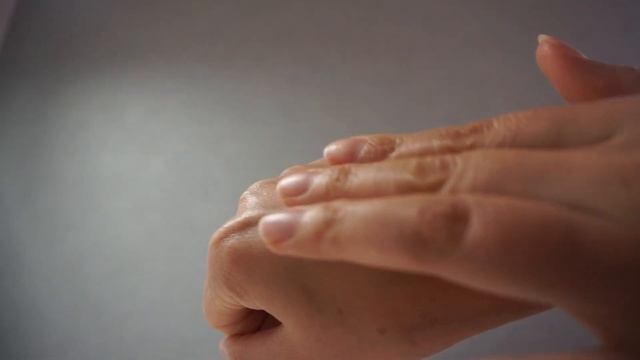 ヒト型幹細胞培養液配合のdireiaＴＯ（ディレイア）ＢＢクリーム смотреть онлайн