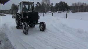 чистка снега удома на ЮМЗ ножом