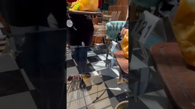 Красивая подача салатов в заведениях на Северном Кипре смотреть онлайн