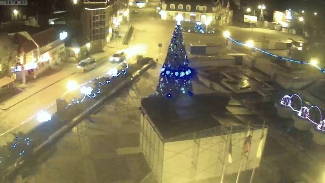 Вебкамера "Площадь Советская". Запись 26.12.2016 02:00:04 смотреть онлайн