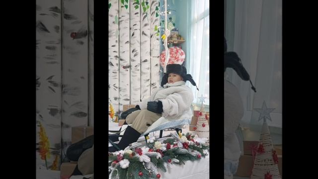 На горке. Детский сад 120 г.Сочи смотреть онлайн