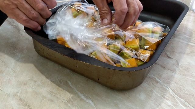 Вкусная тыква в духовке в пакете смотреть онлайн