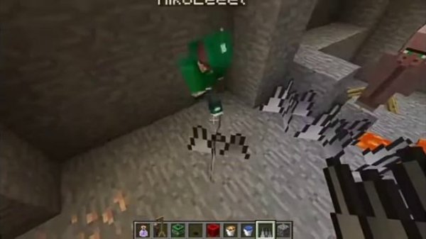 Житель затроллил риколита пока он копал шахту в майнкрафт