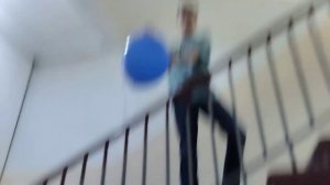 взорвали шарик в школе #школа #взорвал