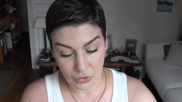 Dans ma trousse de vacances pour 1 mois смотреть онлайн