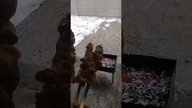 Сочнейший шашлык из свинины в минералке,луке и специях!!! смотреть онлайн